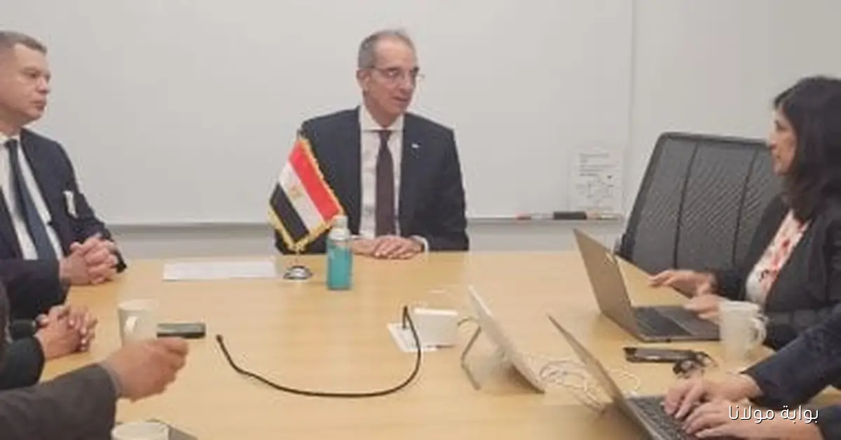 وزير الاتصالات يدعو الشركات الأمريكية لاستكشاف فرص جديدة في تصنيع الإلكترونيات