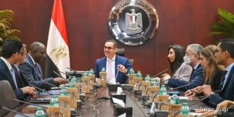 وزير الاستثمار يناقش مع وفد البنك الدولي سبل تعزيز التعاون مع الحكومة