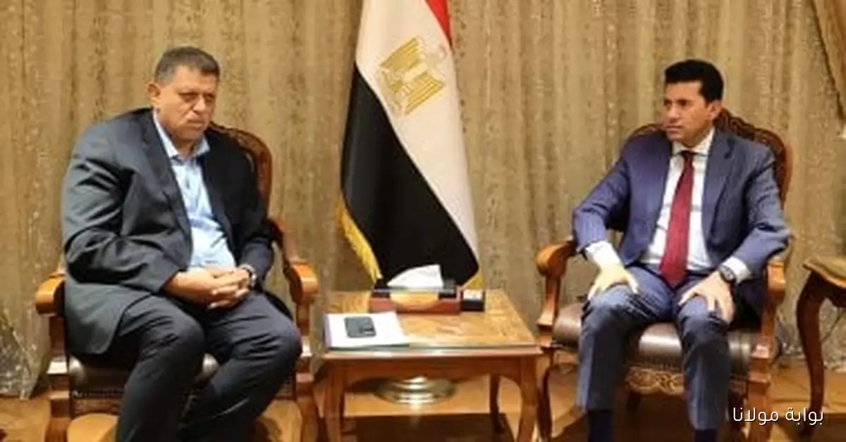 وزير الرياضة يناقش استعدادات مونديال الأندية خلال اجتماعه مع رئيس اتحاد اليد