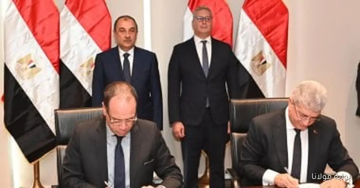 وزير قطاع الأعمال والبترول يشهدان توقيع اتفاقية جديدة لإعادة تأهيل فندق جيت بيتش وتشغيله مجددًا