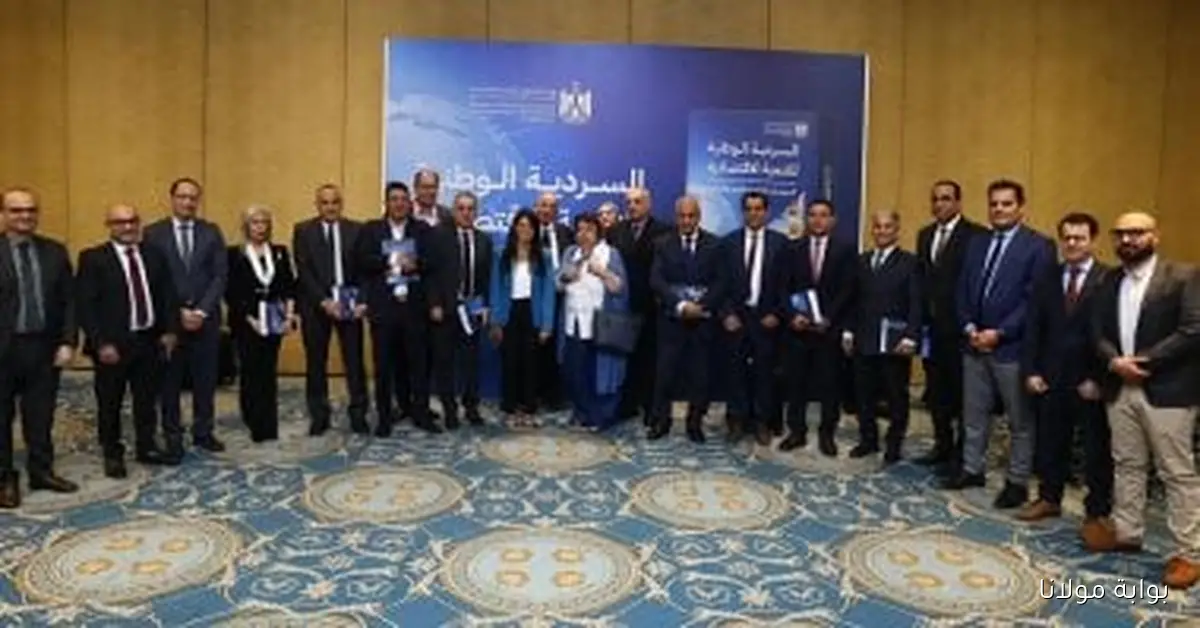 وزيرة التخطيط تجتمع برؤساء تحرير الصحف وكُتّاب بارزين لبحث أبرز القضايا الإعلامية