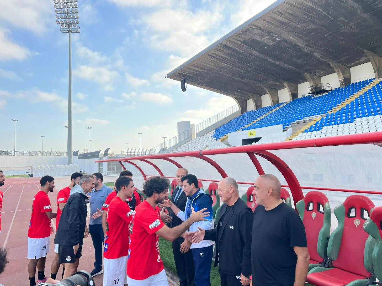وزير الشباب والرياضة فى تدريب منتخب مصر وزير الشباب والرياضة فى تدريب منتخب مصر