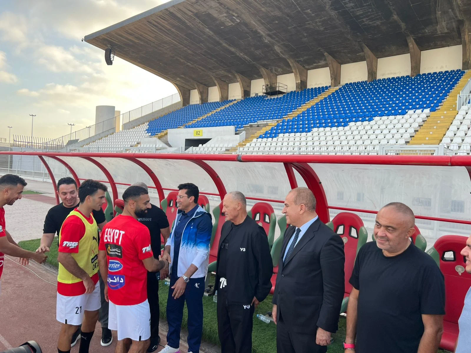 وزير الشباب والرياضة فى تدريب منتخب مصر وزير الشباب والرياضة فى تدريب منتخب مصر