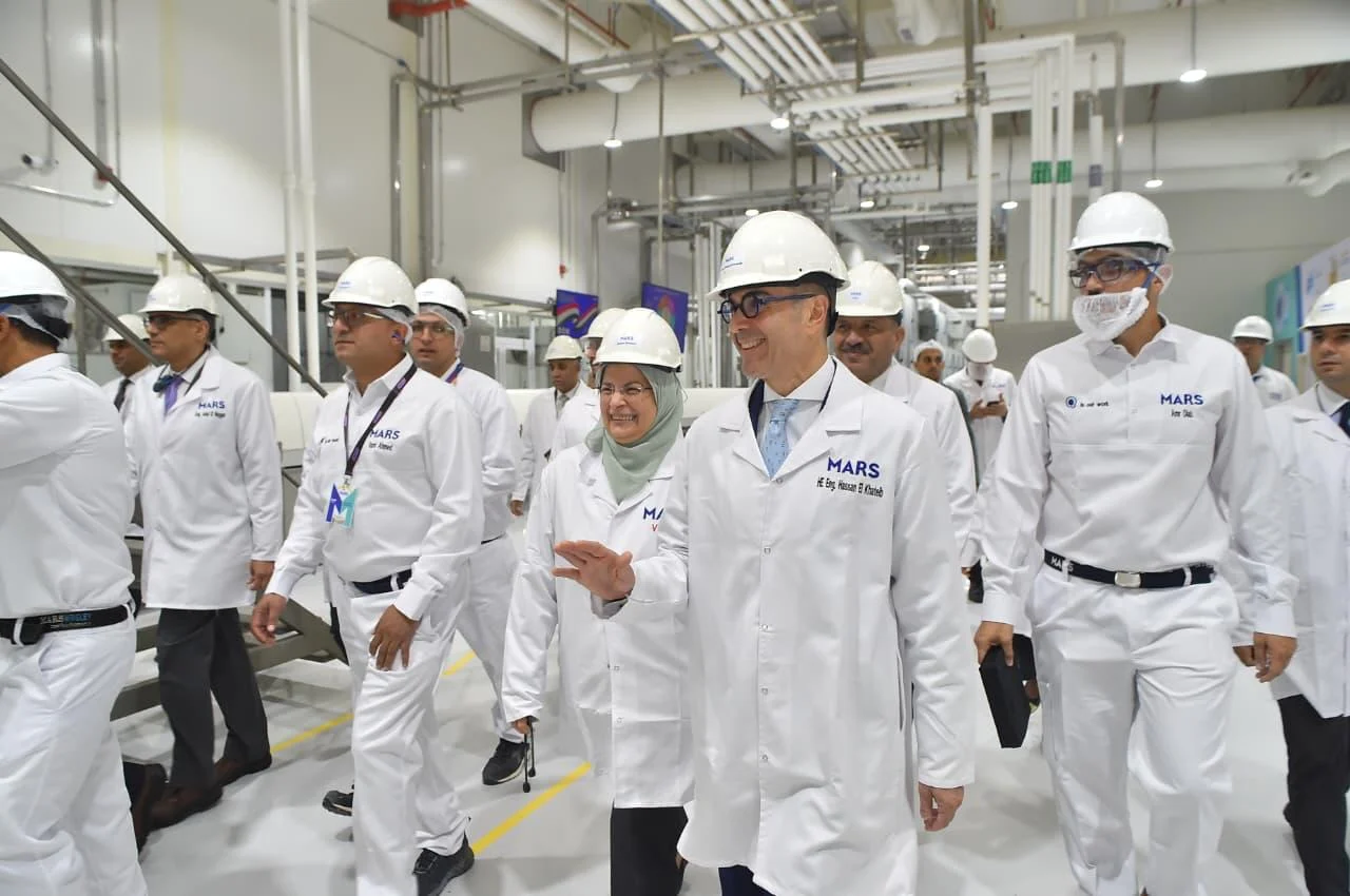وزير الاستثمار يشهد تدشين خطوط الإنتاج الجديدة لشركة مارس بالسادس من أكتوبر (4) وزير الاستثمار يشهد تدشين خطوط الإنتاج الجديدة لشركة مارس بالسادس من أكتوبر (4)