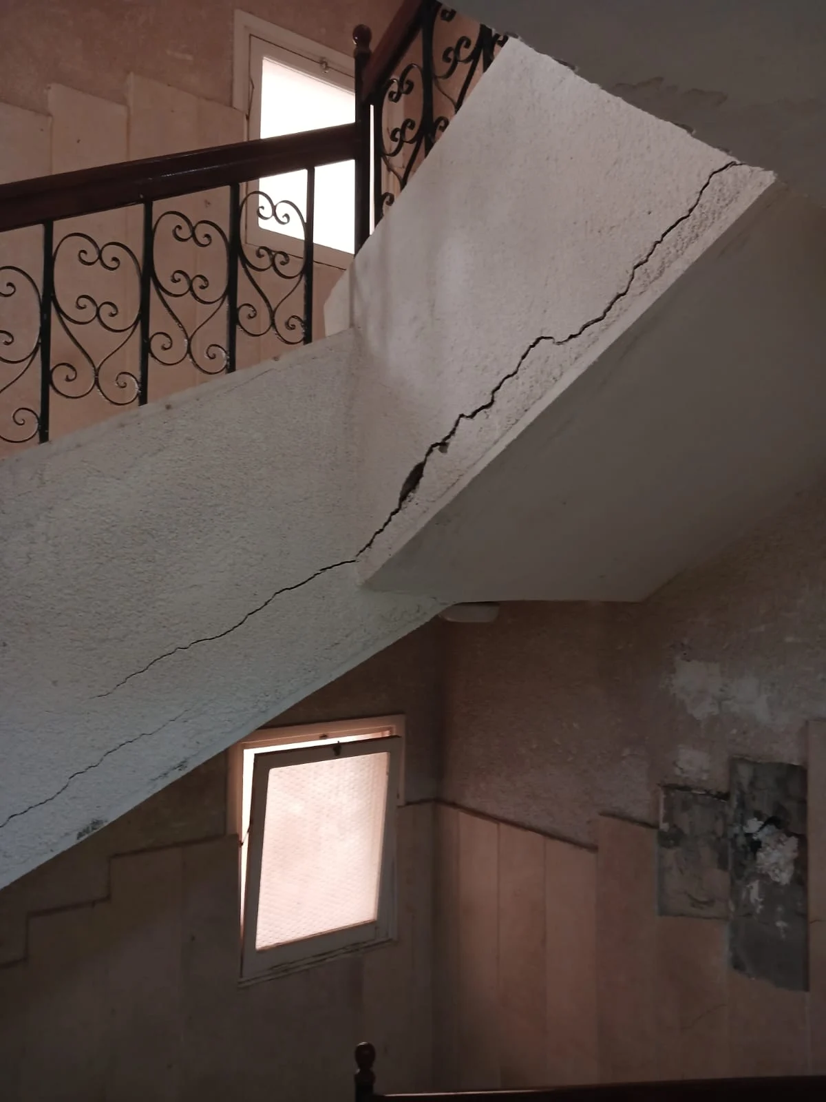مشاكل عمارات أكتوبر مشاكل عمارات أكتوبر