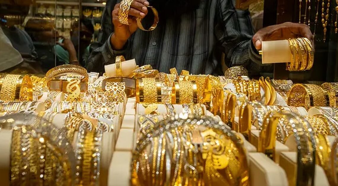 كم عيار 21؟.. سعر الذهب في السعودية اليوم الخميس 10-4-1447 وجميع الأعيرة الآخري