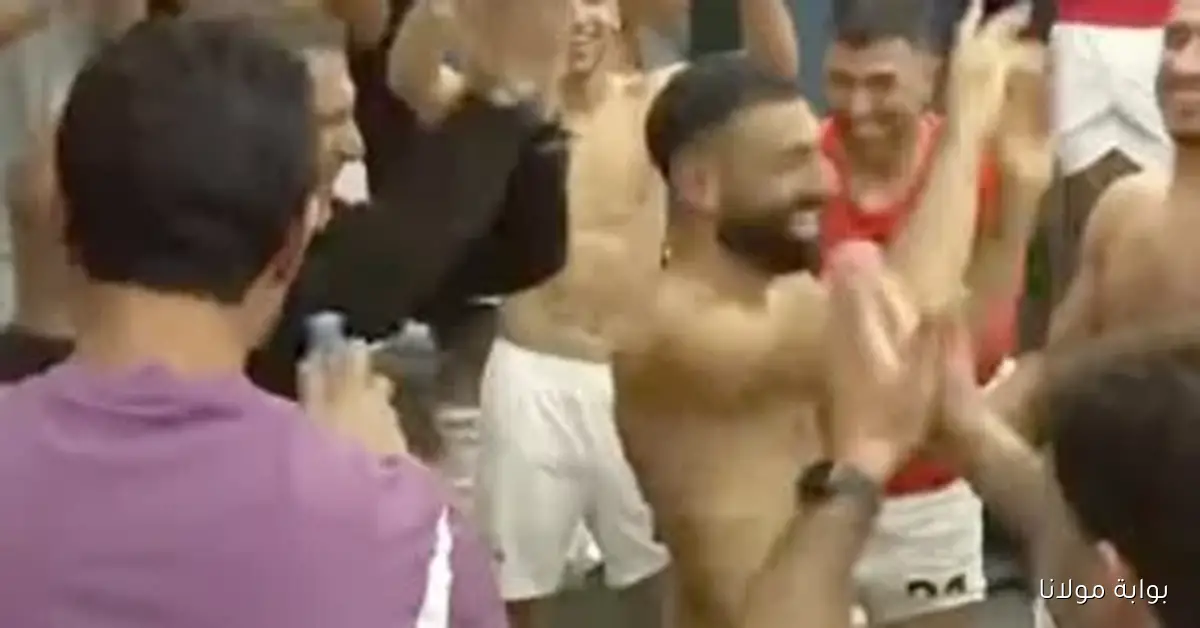 محمد صلاح يحتفل بفرحة صعود المنتخب الوطني لكأس العالم برقصات مبهجة