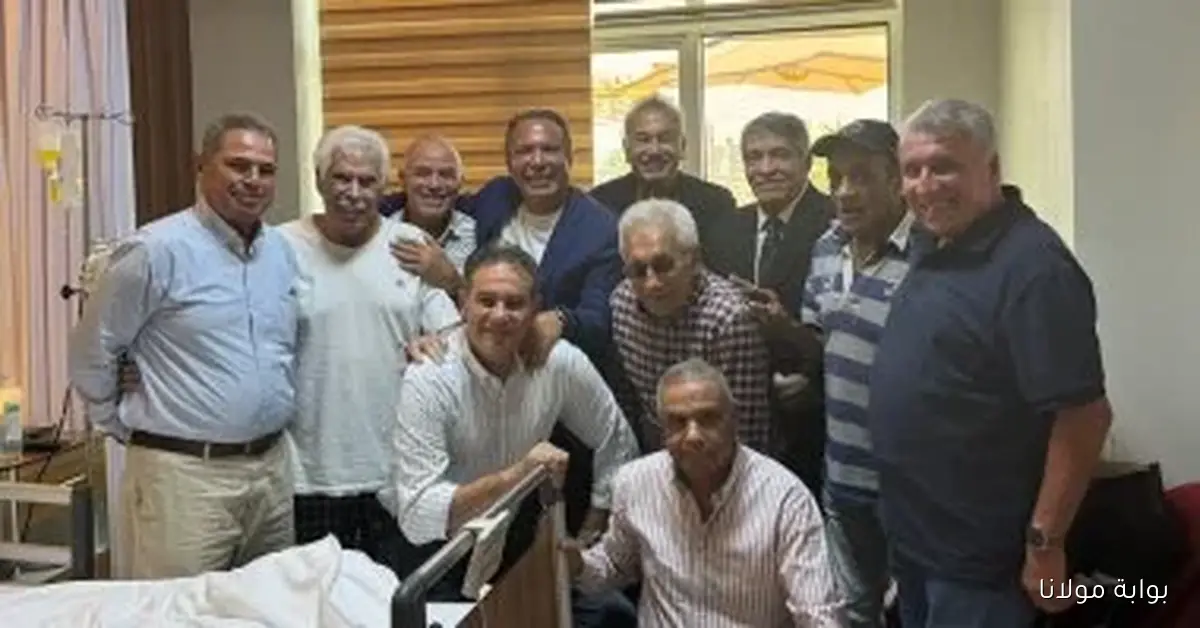 نجوم الزمالك يزورون المعلم حسن شحاتة للاطمئنان على صحته في لحظات إنسانية مؤثرة