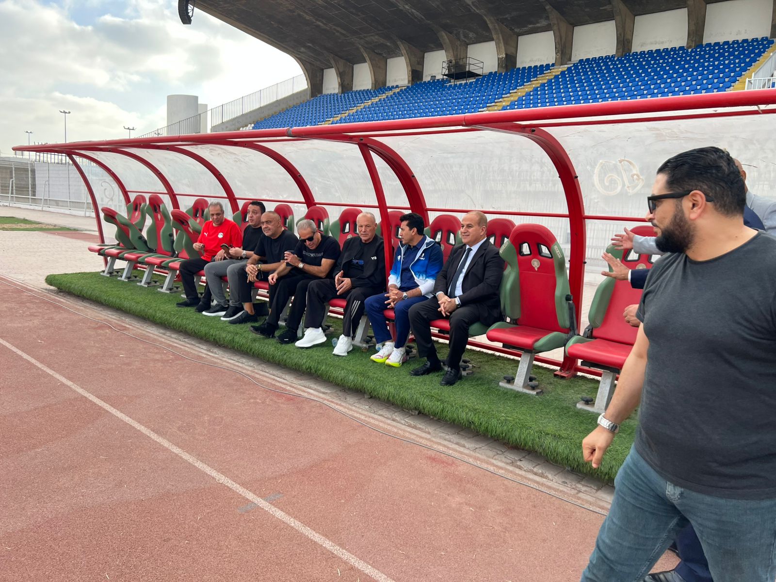 وزير الشباب والرياضة فى تدريب منتخب مصر وزير الشباب والرياضة فى تدريب منتخب مصر