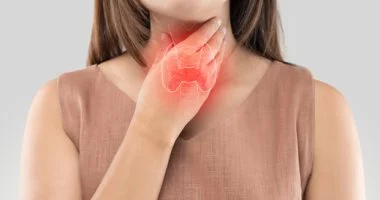تحذير بشأن قصور الغدة الدرقية.. تغيرات جلدية لا ينبغي تجاهلها