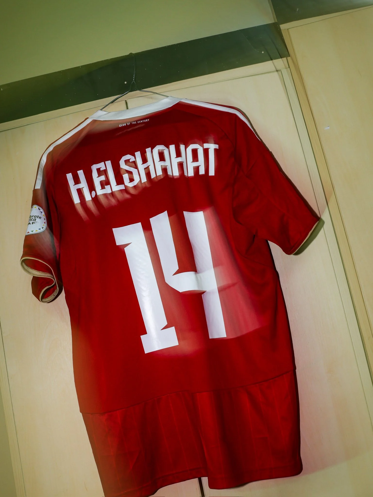 صور غرفة ملابس الأهلي