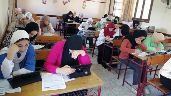 امتحانات الصف الاول الثانوي 