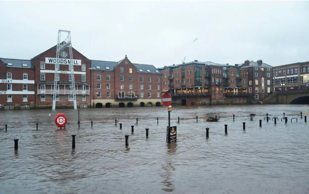 بريطانيا 3 بريطانيا 3