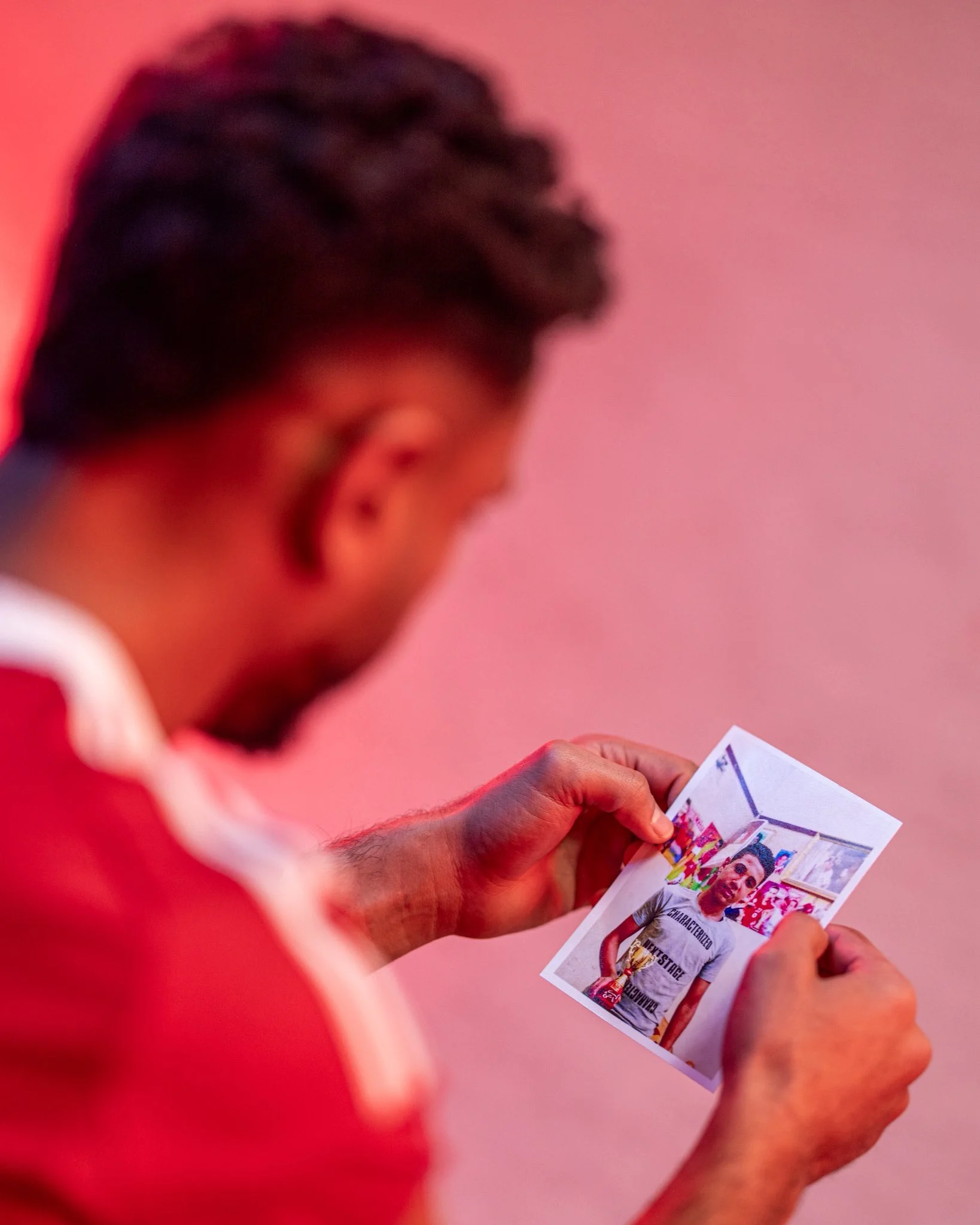 هادي رياض يمسك