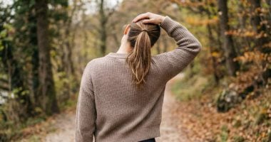 امرأة تُصاب بجلطة دماغية بعد طقطقة رقبتها لتخفيف التوتر امرأة تُصاب بجلطة دماغية بعد طقطقة رقبتها لتخفيف التوتر