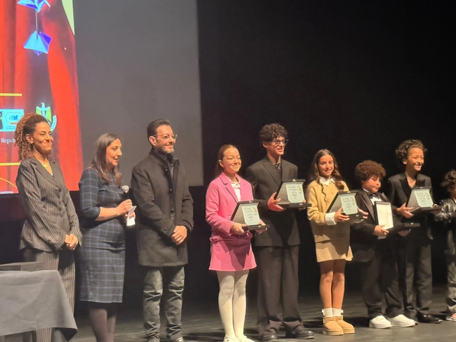 مهرجان حكاوي يكرم أطفال مسلسل لعبة وقلبت بجد بافتتاح دورته 15 (2) مهرجان حكاوي يكرم أطفال مسلسل لعبة وقلبت بجد بافتتاح دورته 15 (2)