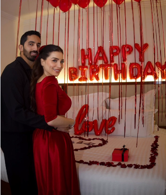 مى عز الدين وزوجها