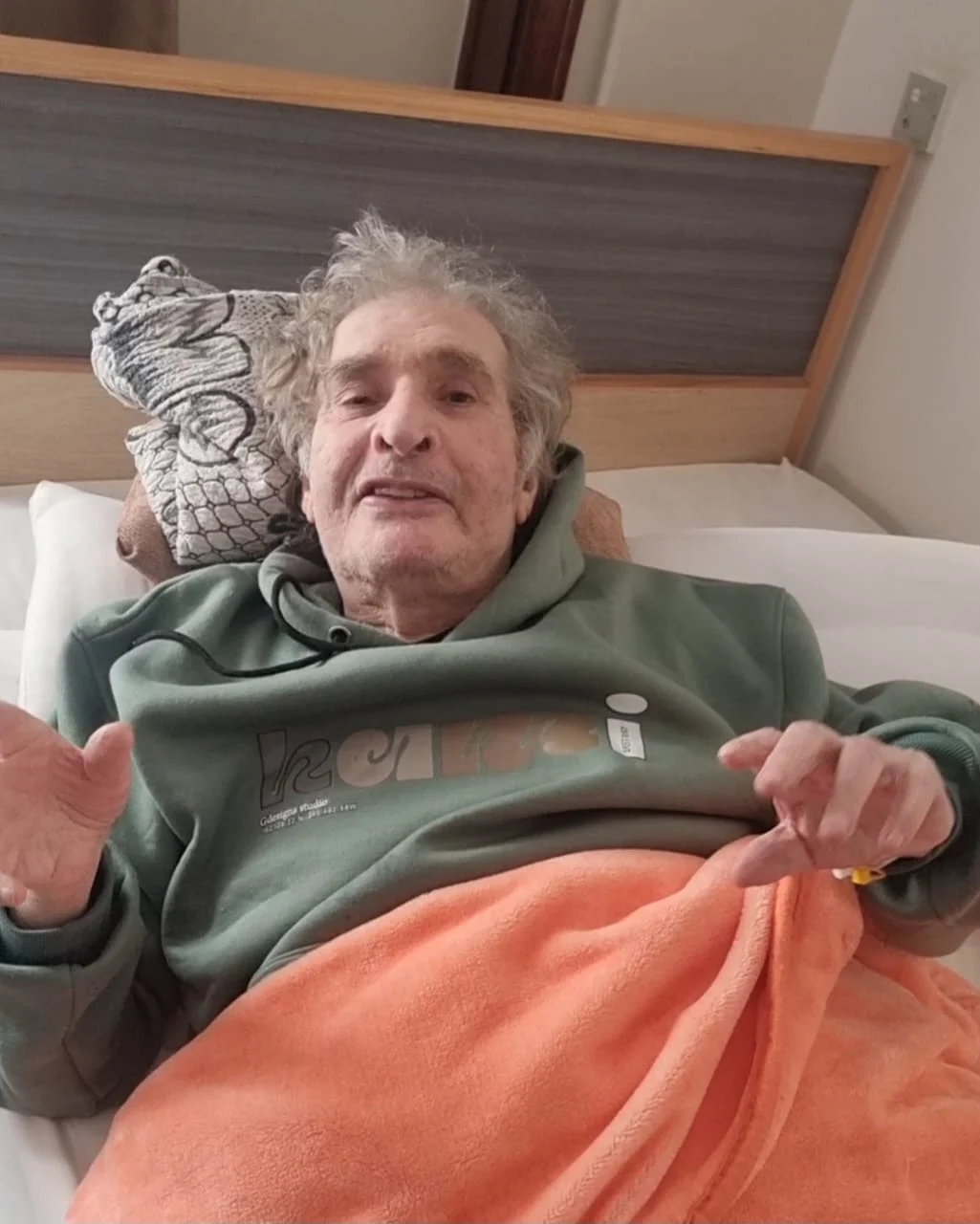 الفنان محي اسماعيل في دار كبار الفنانيين (2)