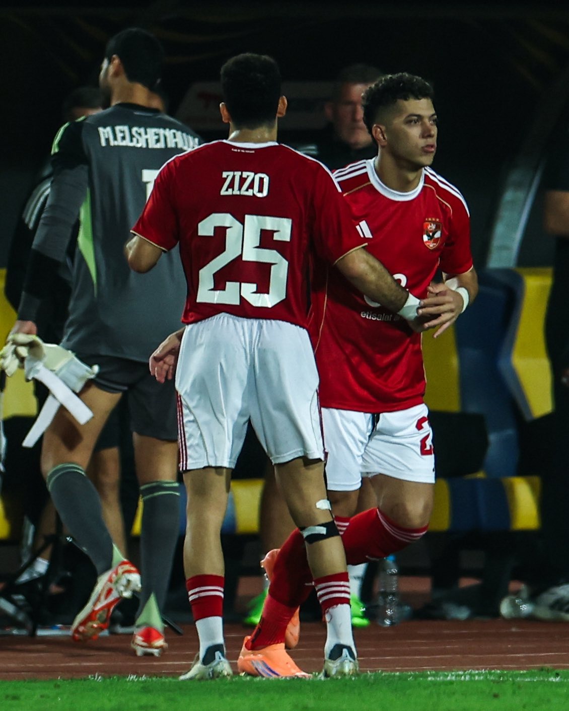 أحمد سيد (زيزو) يغادر الملعب ويشارك <a href=