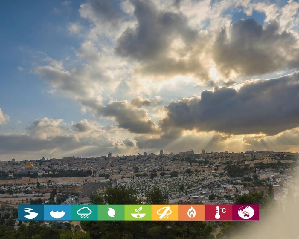 الطقس: أجواء باردة وغائمة جزئيا