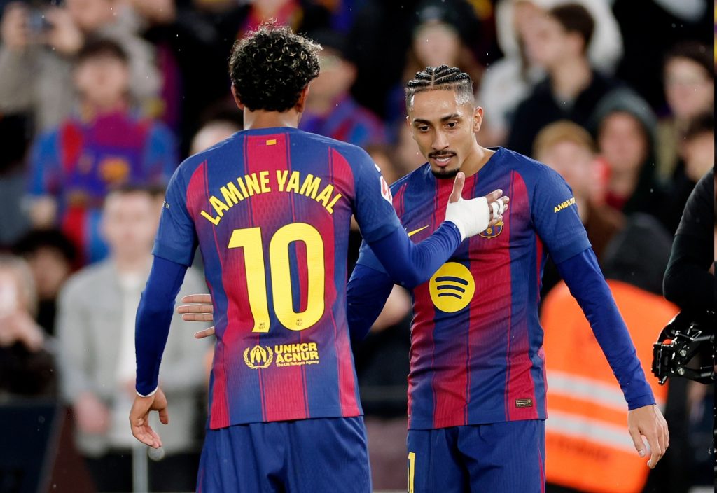 لامين يامال - رافينيا - برشلونة - المصدر (Getty images)