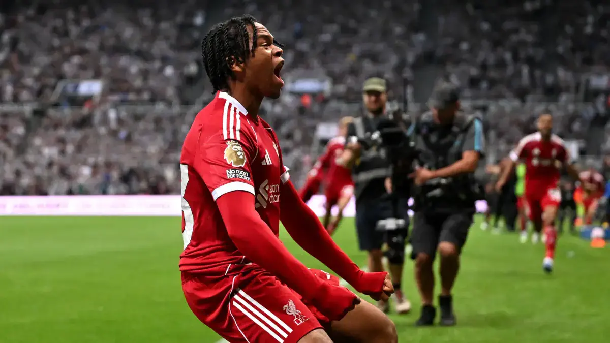 الدوري الإنجليزي الممتاز: متى و أين تُعرض مباراة ليفربول ضد نيوكاسل؟