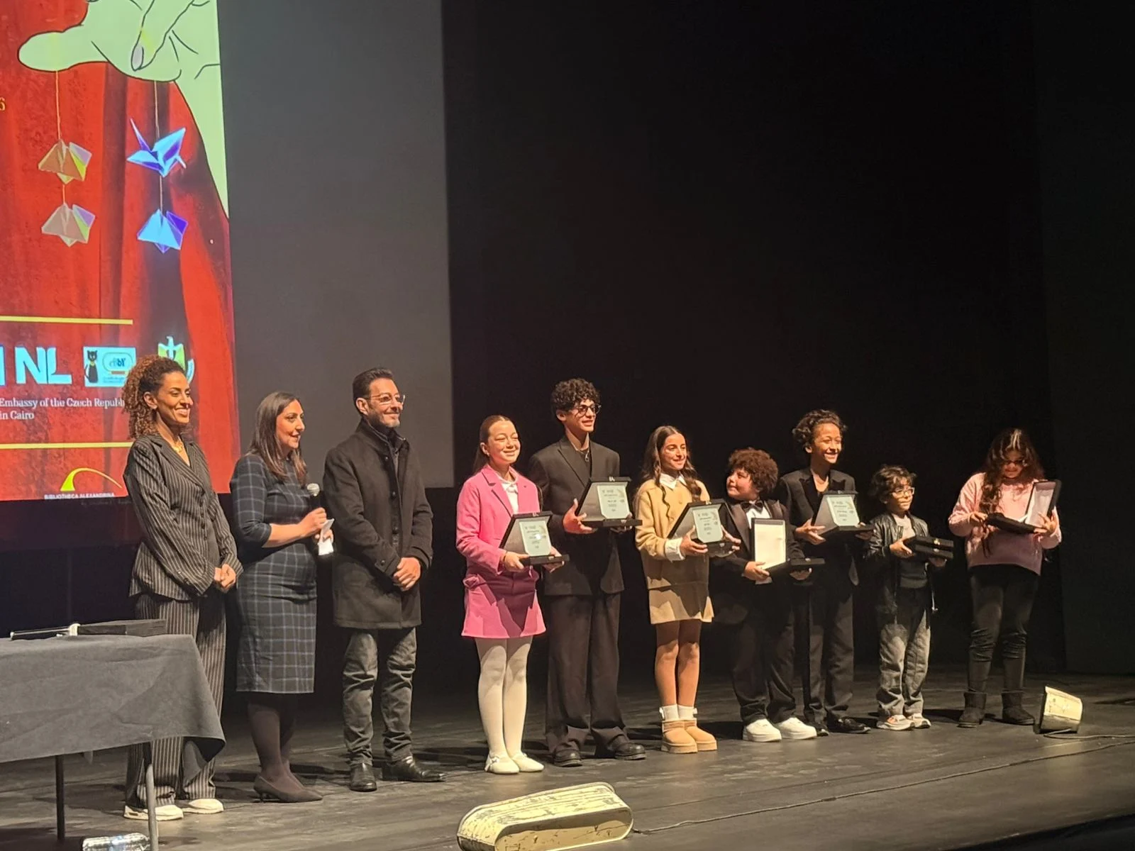 مهرجان حكاوي يكرم أطفال مسلسل لعبة وقلبت بجد بافتتاح دورته 15 (1) مهرجان حكاوي يكرم أطفال مسلسل لعبة وقلبت بجد بافتتاح دورته 15 (1)