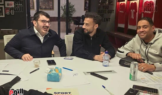 أحمد عبد القادر يوقع للكرمة العراقي (2)