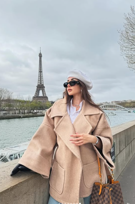 الفنانة هناالزاهد