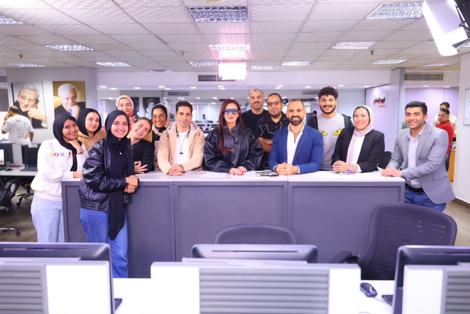 الزملاء في بوابة مولانا مع رضوى الشربيني