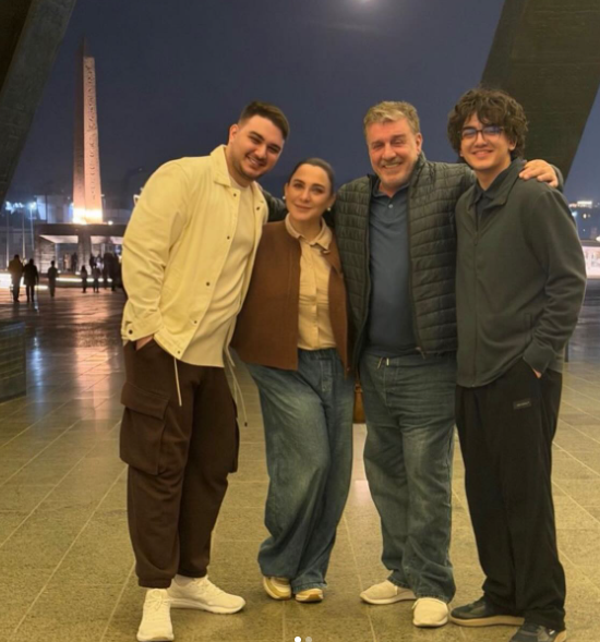 سولاف وعائلتها