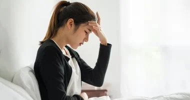 صداع نصفى وتنميل.. علامات على حالات عصبية خطيرة لا تتجاهلها