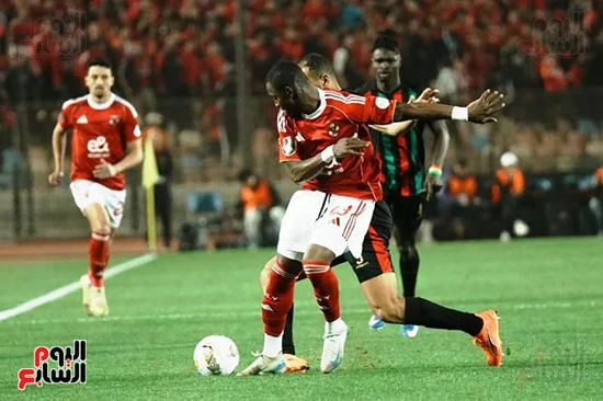 أليو ديانج خلال المباراة