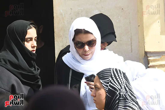من جنازة والدة ريم مصطفى