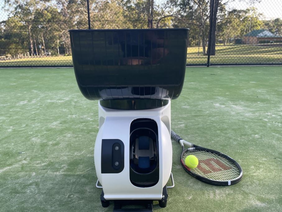 آلة إطلاق كرات التنس