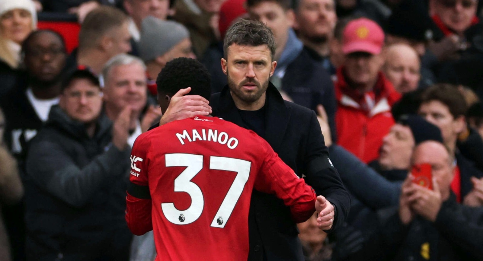 مايكل كاريك وماينو في مباراة مانشستر يونايتد وتوتنهام بالدوري الإنجليزي - 7 فبراير 2026