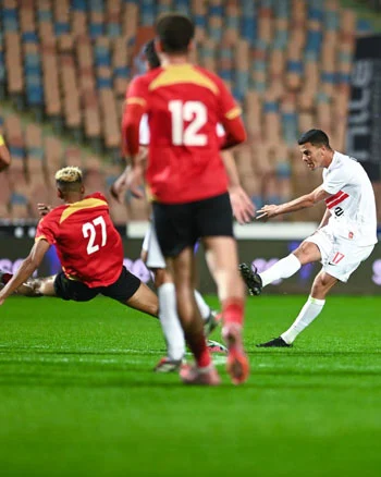 محمد شحاتة خلال المباراة محمد شحاتة خلال المباراة