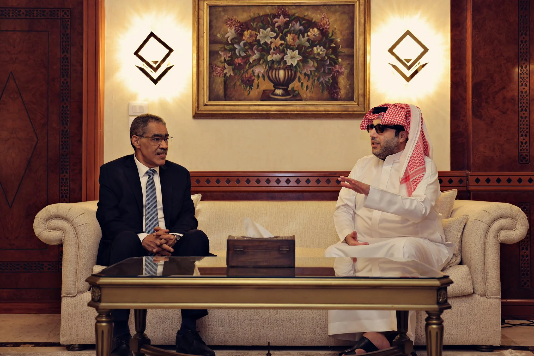 المستشار تركي آل الشيخ يصل مصر ووزير الدولة للإعلام ضياء رشوان يستقبله المستشار تركي آل الشيخ يصل مصر ووزير الدولة للإعلام ضياء رشوان يستقبله