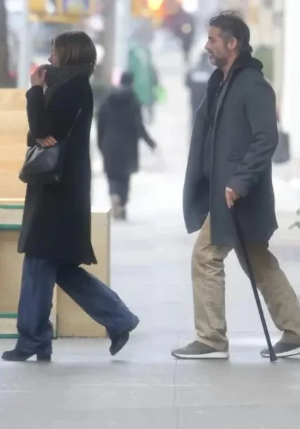 جينيفر انيستون تبحث عن شقة برفقة حبيبها