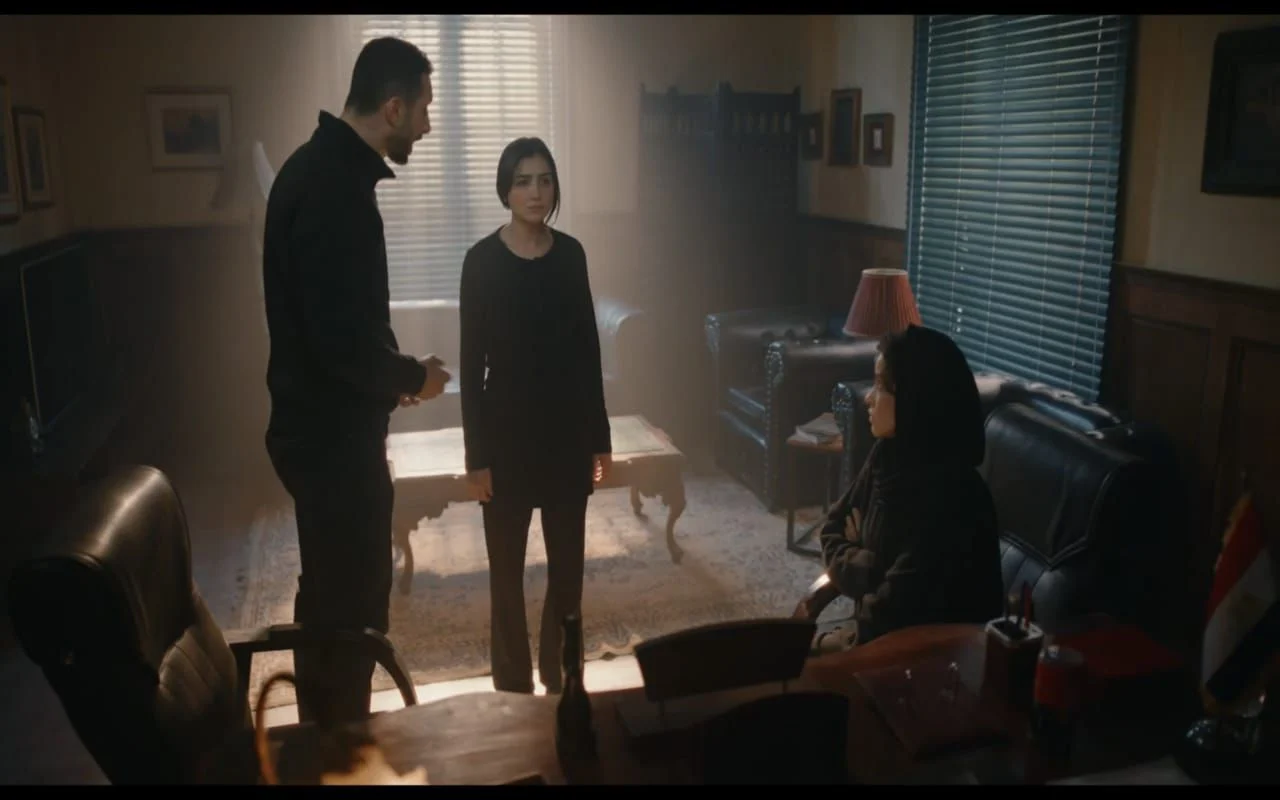 حسن حفني يبحث عن مي عمر ويطلب الزواج من شقيقتها في مسلسل الست موناليزا الحلقة 8 (3)