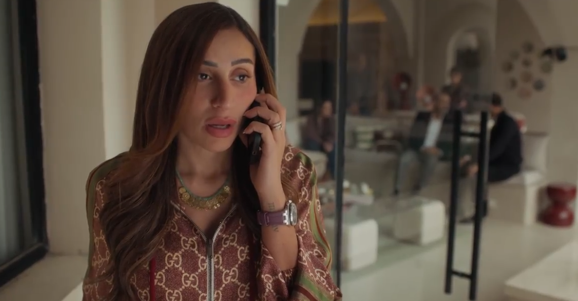 دينا تكتشف السرقة