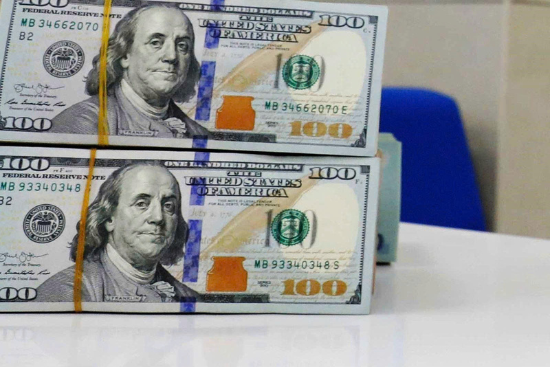 سعر صرف الدولار الأمريكي اليوم (19 فبراير 2026). (صورة توضيحية).