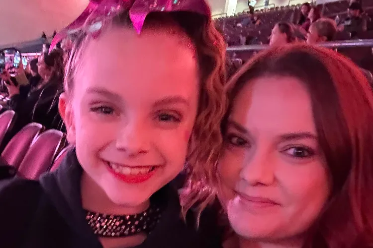 أم تطلق النار على ابنتها ثم تنهي حياتها داخل فندق في لاس فيجاس – مشاهير أم تطلق النار على ابنتها ثم تنهي حياتها داخل فندق في لاس فيجاس – مشاهير