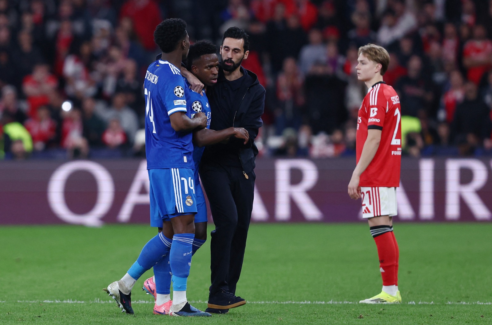 إنفانتينو يثني على حكم مباراة الريال وبنفيكا لتفعيل “بروتوكول مكافحة العنصرية” – مشاهير إنفانتينو يثني على حكم مباراة الريال وبنفيكا لتفعيل “بروتوكول مكافحة العنصرية” – مشاهير