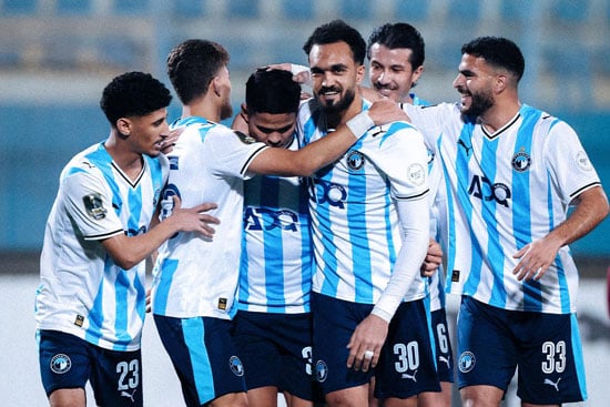 احتفال لاعبى بيراميدز احتفال لاعبى بيراميدز