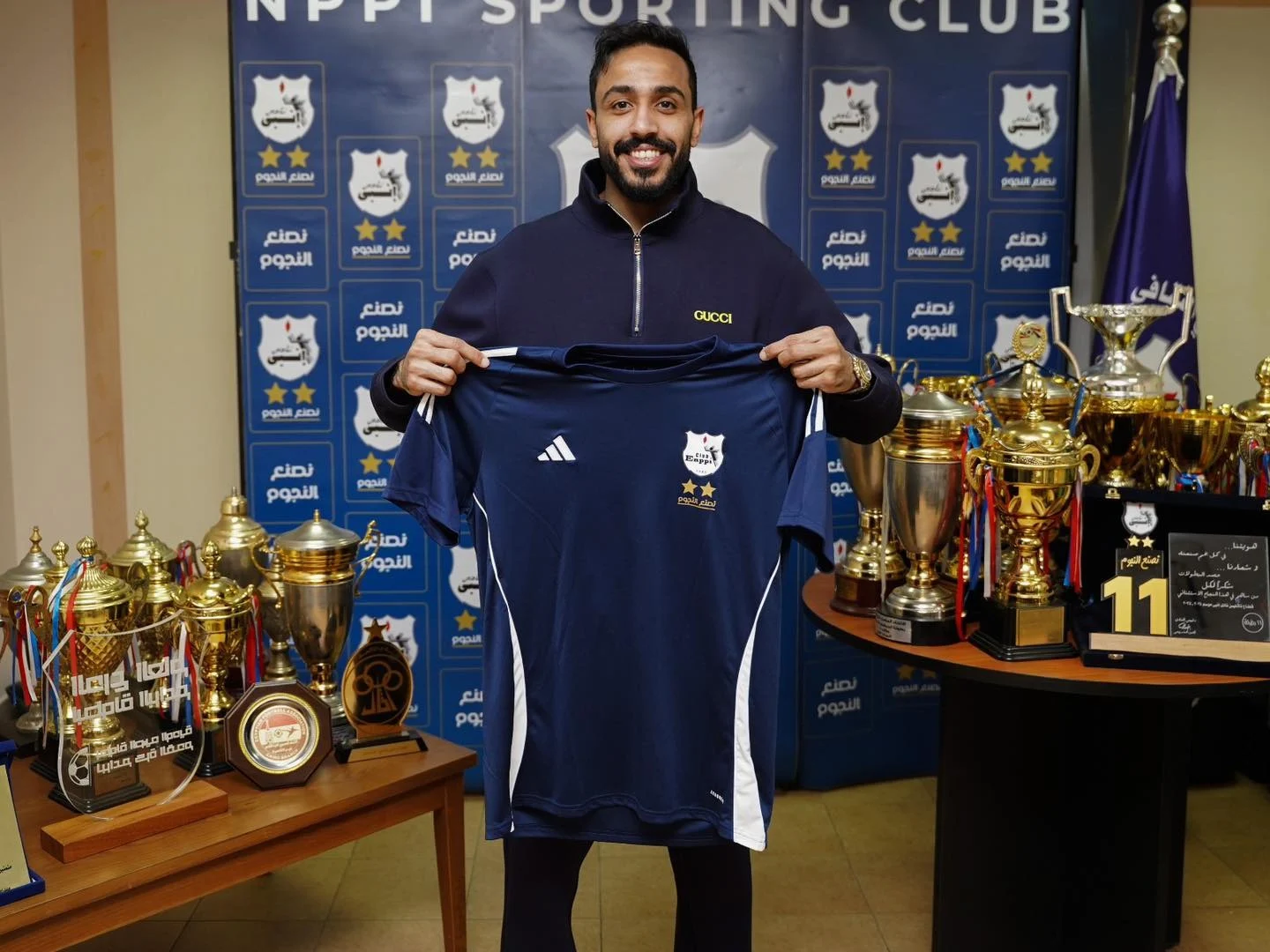 كهربا بقميص انبي