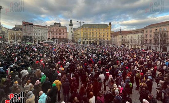 مظاهرات واسعة في التشيك دعمًا للرئيس في صراعه مع سائقي السيارات – مشاهير مظاهرات واسعة في التشيك دعمًا للرئيس في صراعه مع سائقي السيارات – مشاهير