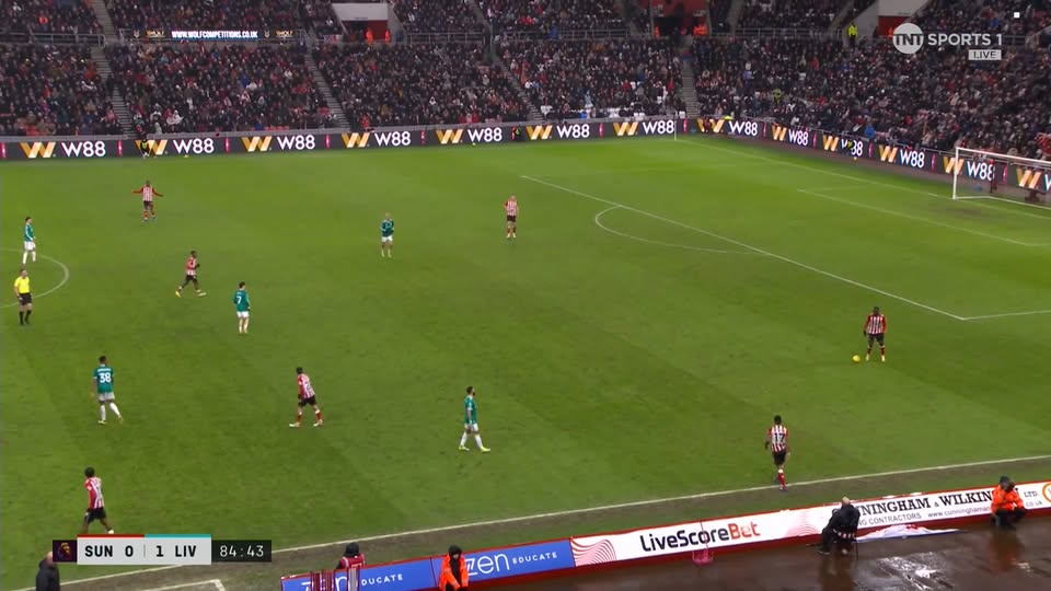 قد تكون صورة ‏‏‏كرة قدم‏، و‏‏كرة قدم‏، و‏حشد‏‏‏ و‏نص‏‏