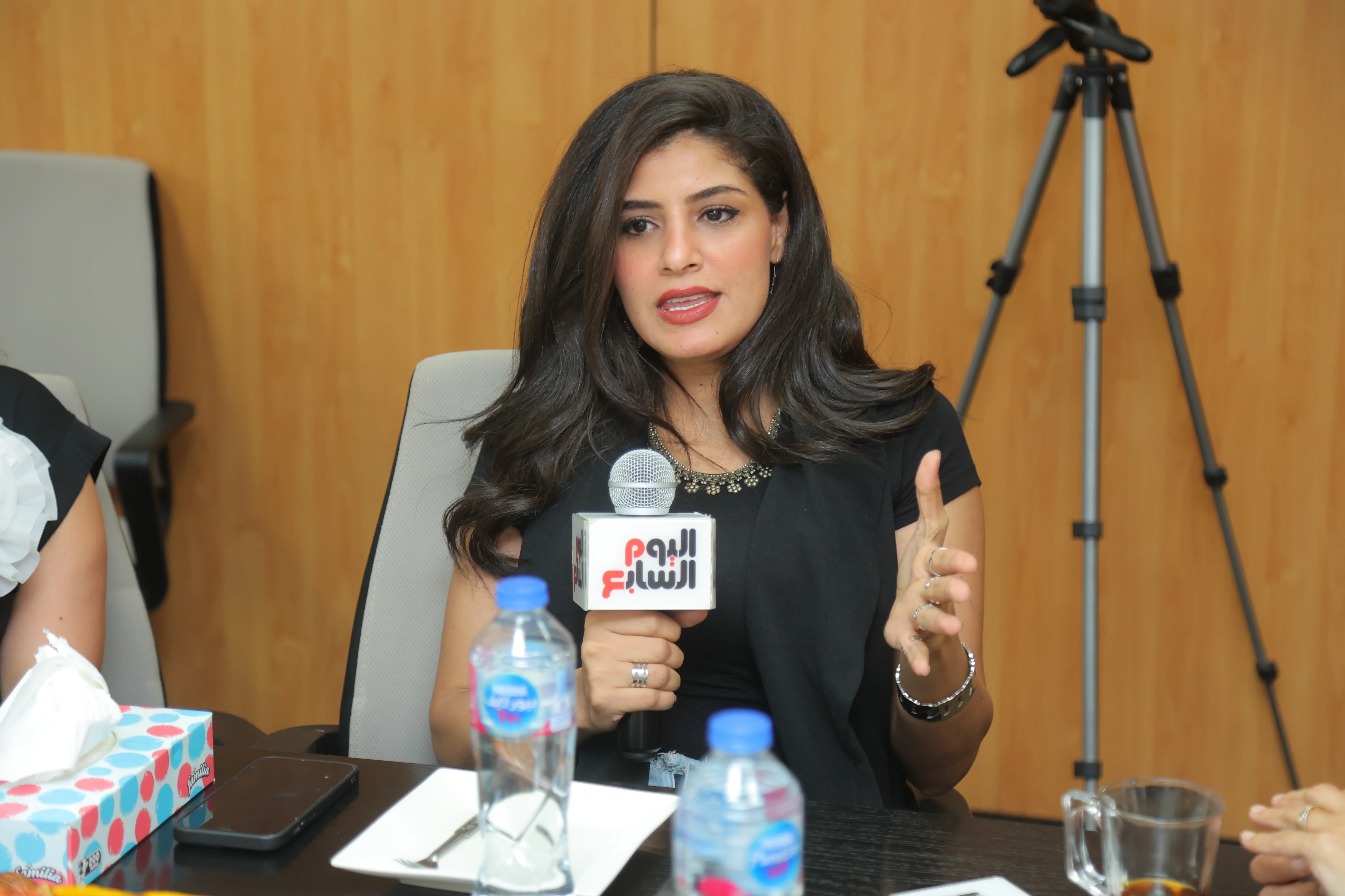 نادية حسن تتحدث عن شخصيتها في مسلسل “كلهم بيحبوا مودي” مع ياسر جلال – مشاهير