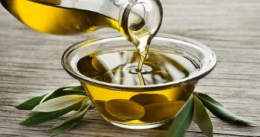 جرعة يومية من زيت الزيتون.. ماذا تفعل فعليًا داخل جسمك؟